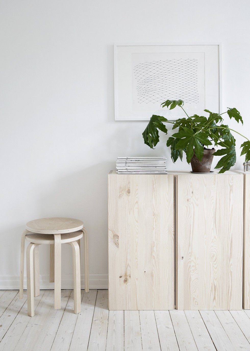 Serene slaapkamer met houten accenten