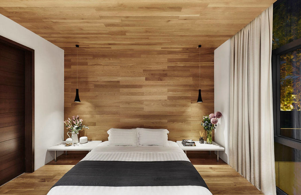 Luxe met houten vloer, wand en plafond – Slaapkamer ideeën