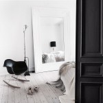 Monochrome slaapkamer van Deense auteur Annika