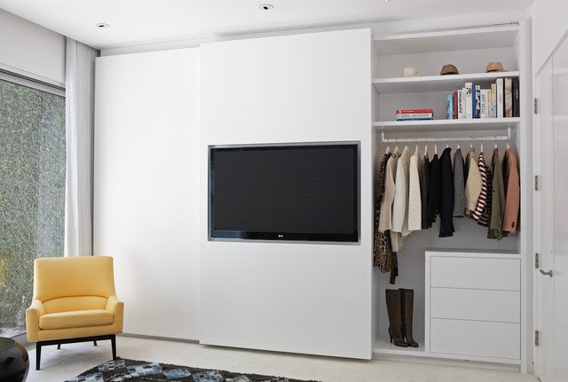 specificeren matig Voorbijganger TV ophangen aan maatwerk kledingkast – Slaapkamer ideeën